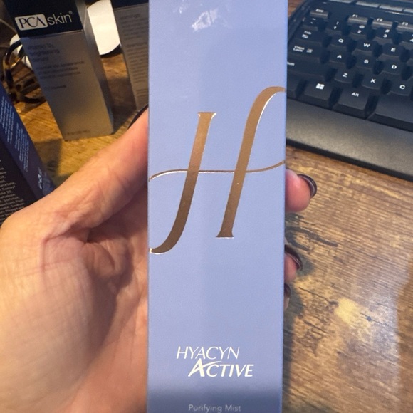 Hyacyn Active Purifying Mist - Blue and Gold - Picture 1 of 3